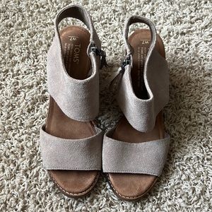 Toms shoes women size 7